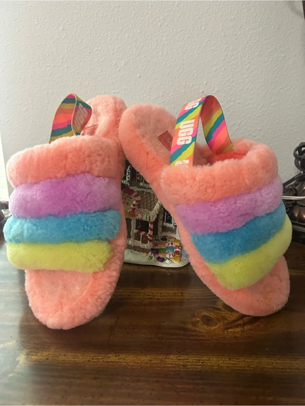 UGG Fluff Yeah  Rainbow Slide Slippers Size 4 Kids / 6 Women